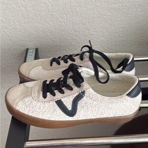 Vans Cream and Black Casual Sneakers